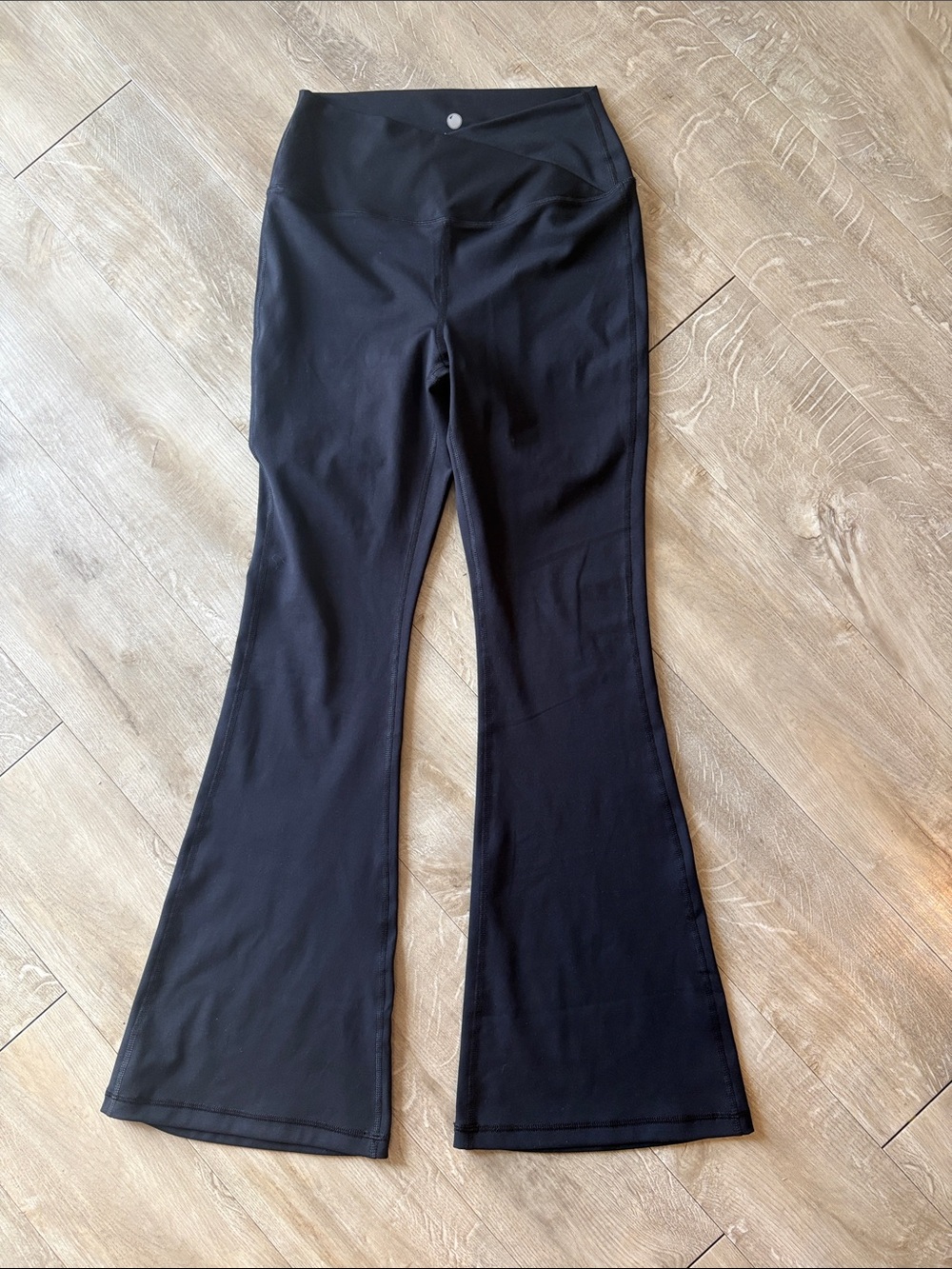 Yogalicious Black Lux Madison Crossover Flare Leggings Size Medium